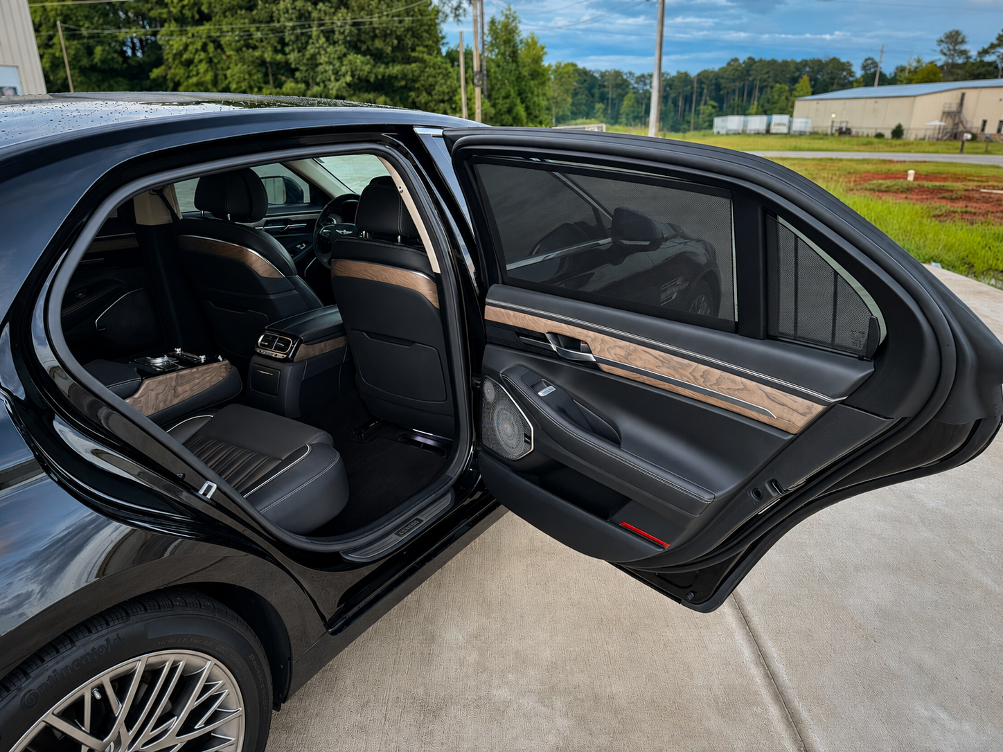 Limo Image 3